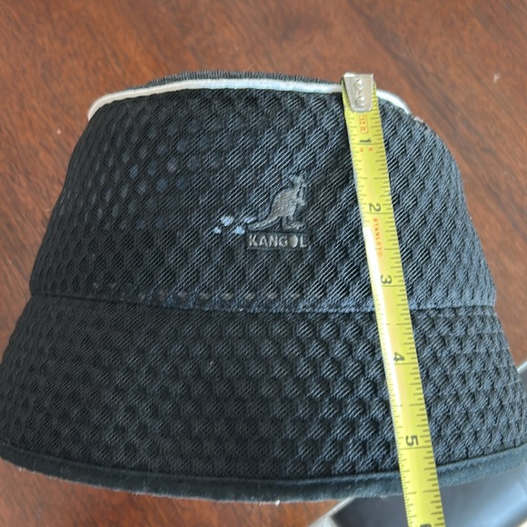 Kangol black hat; never worn. - Picture 4 of 5